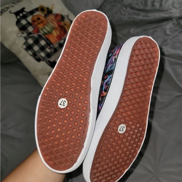 Metallica Shoes - Picture 5 of 6